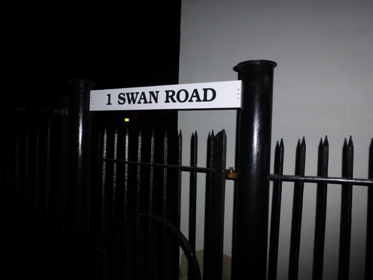 Swan Guest House London - Heathrow Hillingdon Exteriör bild